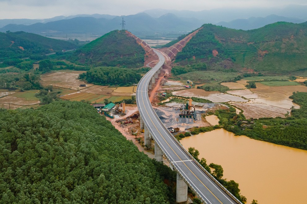 Điều chỉnh tốc độ tại nhiều đoạn cao tốc Cam Lộ – La Sơn qua Quảng Trị và TP. Huế