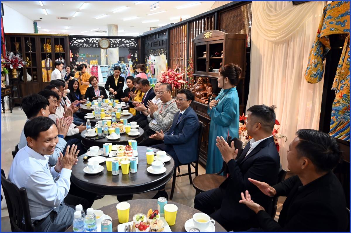 Khánh Hòa: Chi Hội Lữ hành và Khách sạn  tổ chức chương trình kết nối doanh nghiệp B2B với chủ đề “WHO AM I?” lần thứ 8.