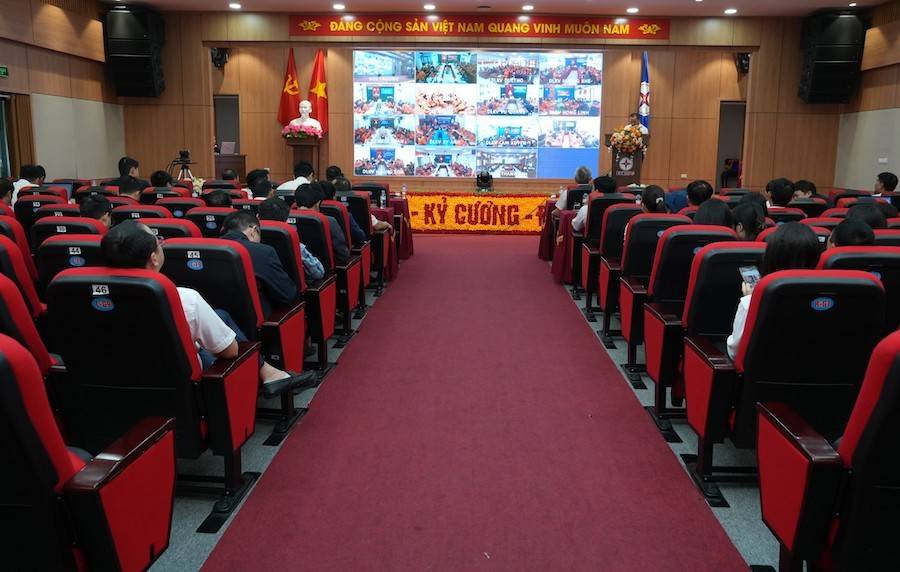 PC Hà Tĩnh đã tổ chức huấn luyện an toàn điện cho cán bộ, công nhân viên (CBCNV) toàn Công ty. 