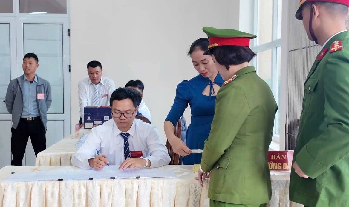 Bạch Long Vĩ rộn ràng ngày hội lớn của Nhân dân