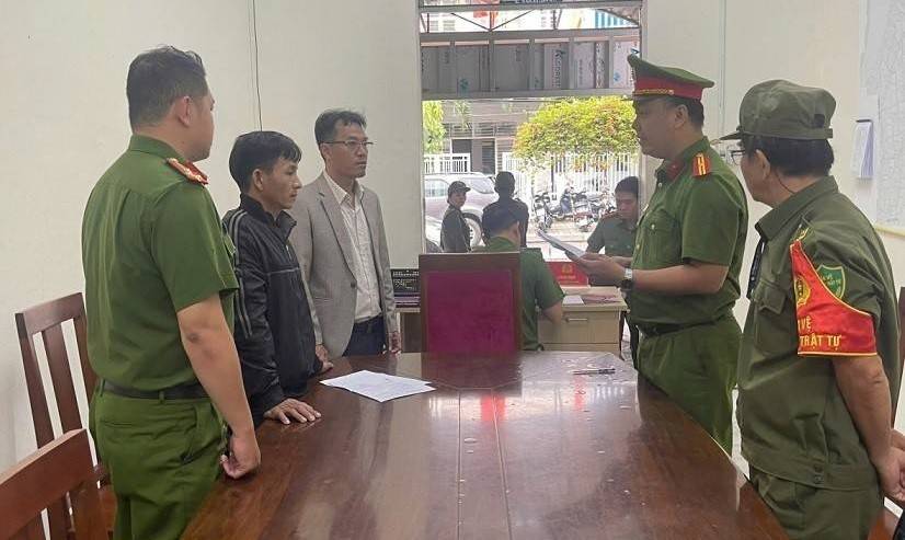 Bắt tạm giam người đàn ông bán đất chung trái phép, chiếm đoạt hơn 1,4 tỷ đồng