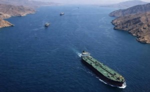 Tổng thống Donald Trump nói Mỹ sớm hộ tống tàu dầu qua eo biển Hormuz