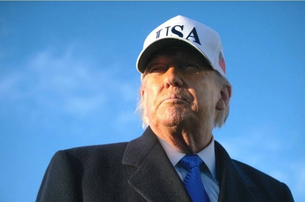 Tổng thống Donald Trump phát biểu với các phóng viên trước khi lên chuyên cơ Air Force One ngày 13/3 (Ảnh: AFP).