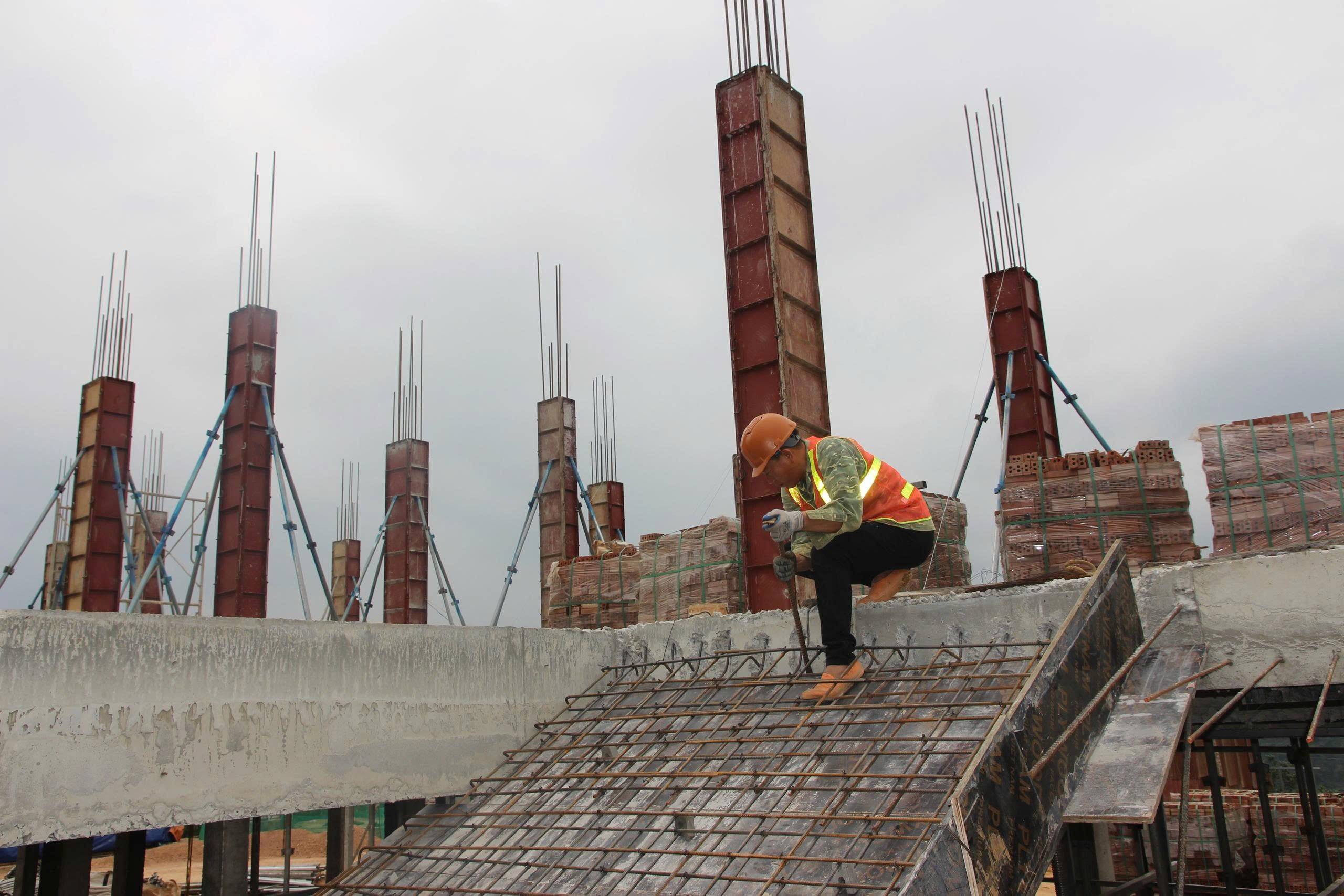 Lào Cai huy động tối đa nhân lực, máy móc bảo đảm tiến độ xây dựng các trường học biên giới