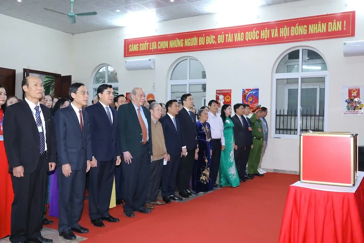 Thanh Hóa: Bí thư Tỉnh ủy và lãnh đạo tỉnh dự lễ khai mạc, bỏ phiếu tại Nhà văn hóa Tổ dân phố Bình Minh