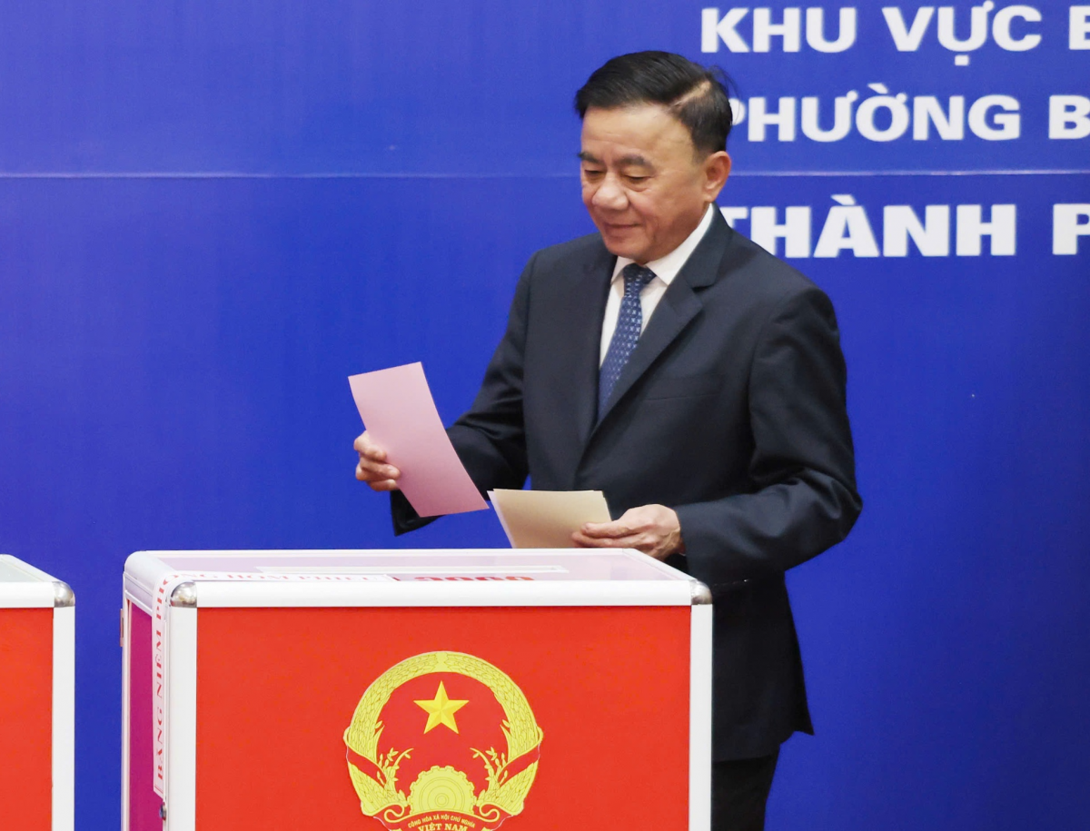 Chùm ảnh: Các đồng chí lãnh đạo Đảng, Nhà nước thực hiện quyền cử tri