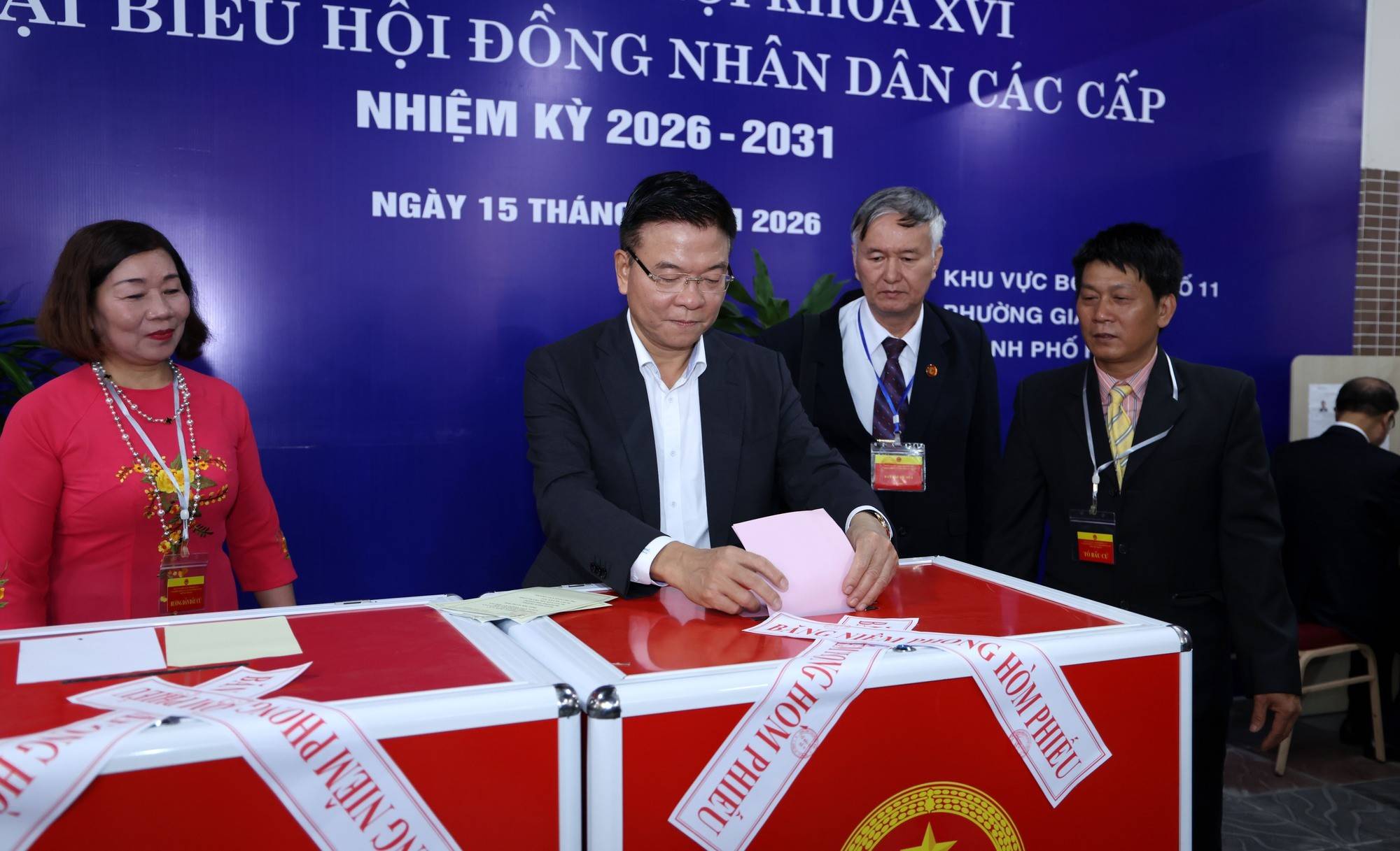 Chùm ảnh: Các đồng chí lãnh đạo Đảng, Nhà nước thực hiện quyền cử tri