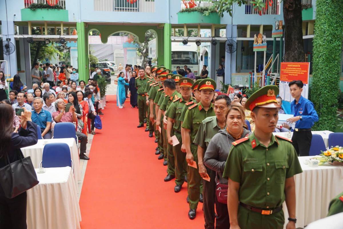 TP.HCM: 5.068 khu vực bỏ phiếu khai mạc bầu cử