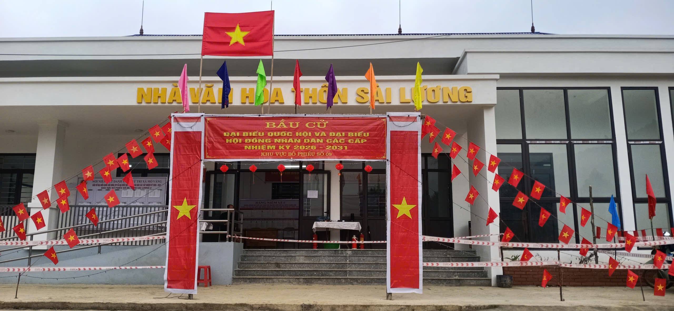 Ngày hội bầu cử rộn ràng ở xã vùng cao Mỏ Vàng với gần 6.400 cử tri nô nức đi bỏ phiếu