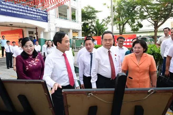 Không khí háo hức, hân hoan trong ngày hội non sông tại TP.HCM