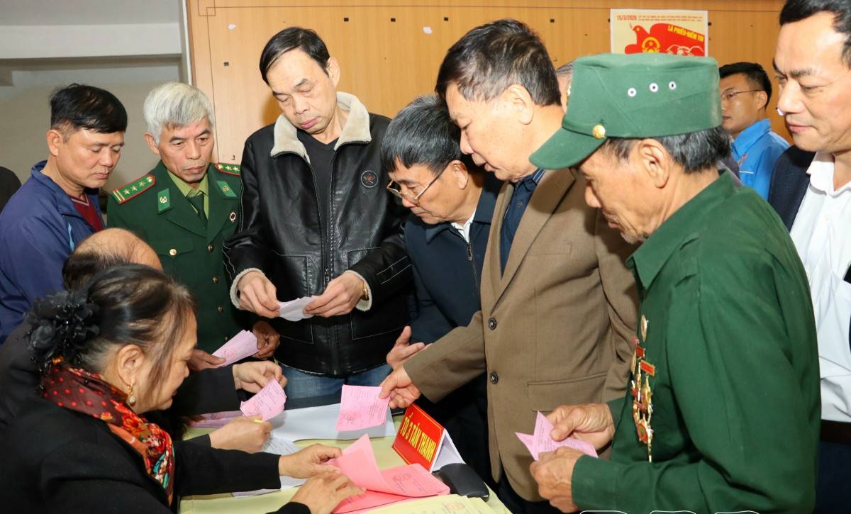 Điện Biên: Bí thư Tỉnh ủy Trần Tiến Dũng dự khai mạc, bỏ phiếu bầu cử