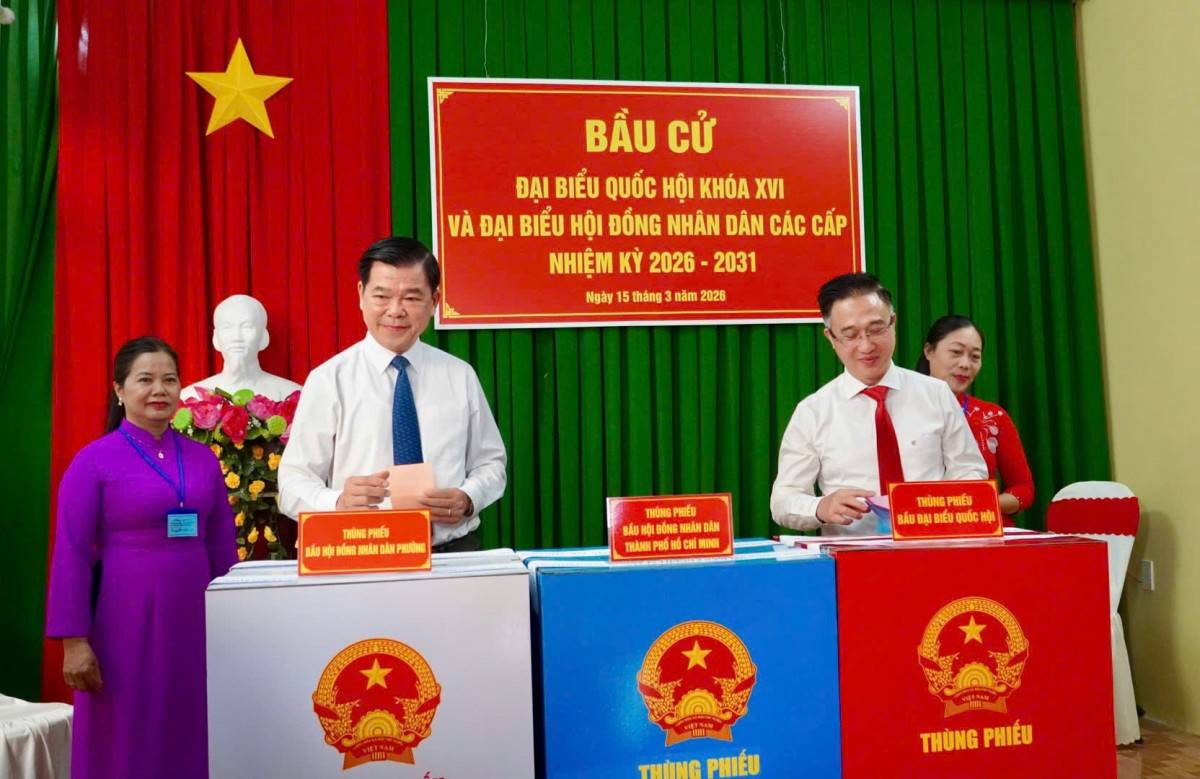 Không khí háo hức, hân hoan trong ngày hội non sông tại TP.HCM