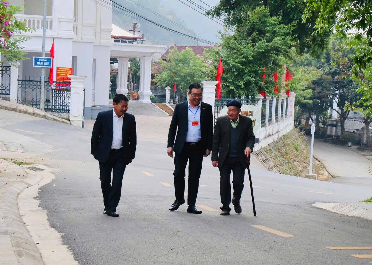 Phát huy hiệu quả công tác dân vận, đồng bào vùng cao Mù Cang Chải nô nức đi bầu cử