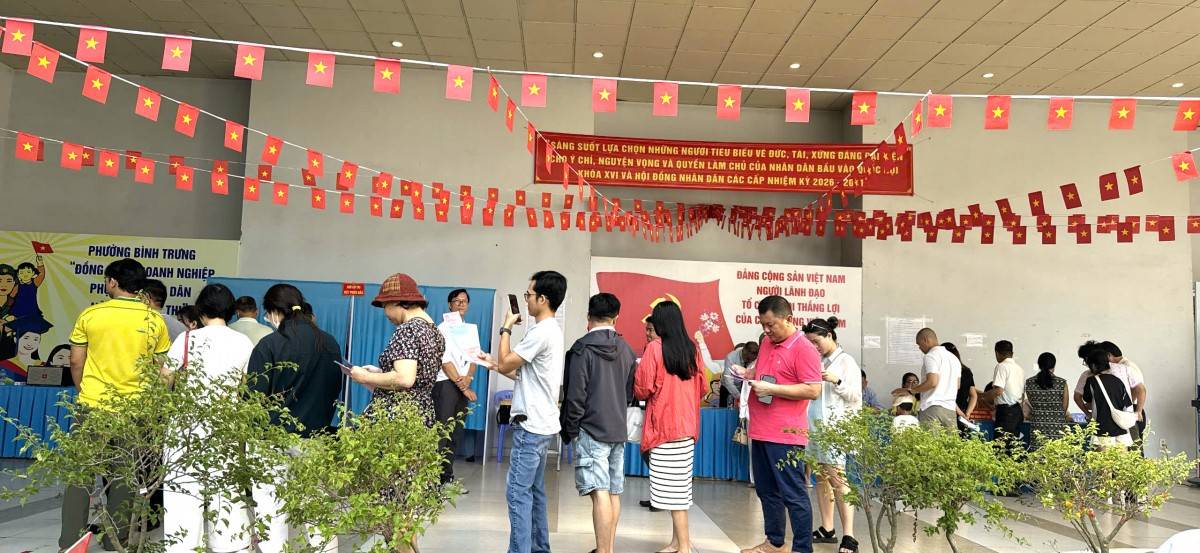 Không khí háo hức, hân hoan trong ngày hội non sông tại TP.HCM