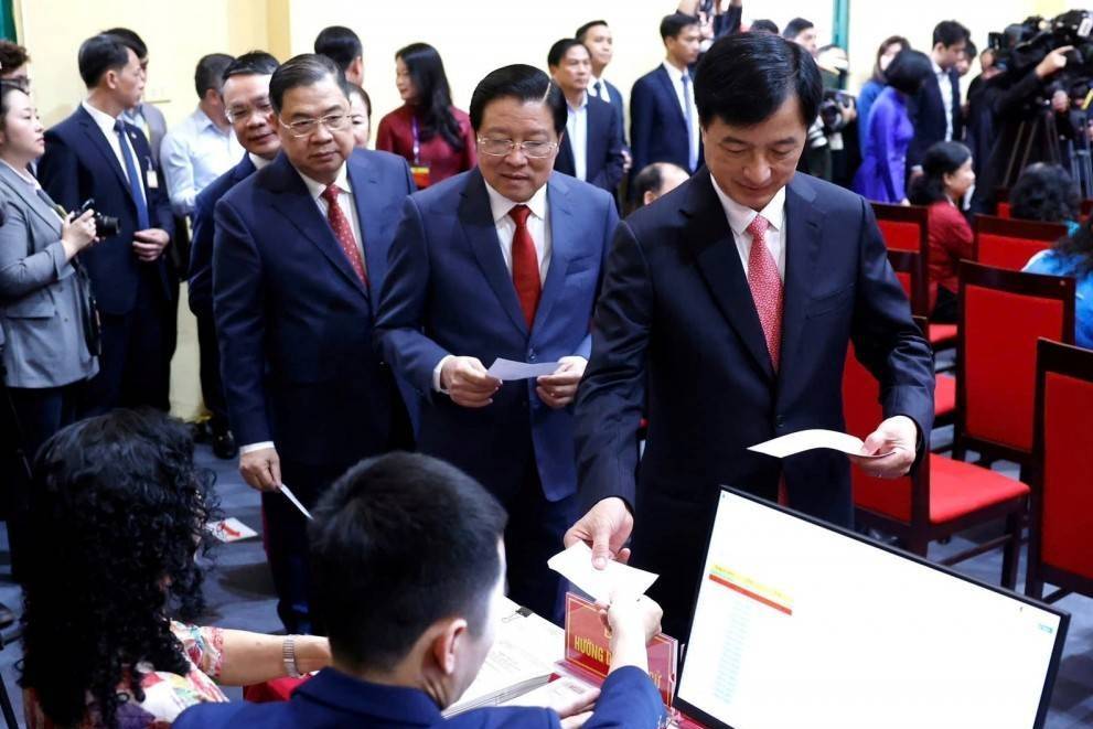 Bí thư Thành ủy Hà Nội Nguyễn Duy Ngọc dự lễ khai mạc và bỏ phiếu bầu cử tại phường Ba Đình