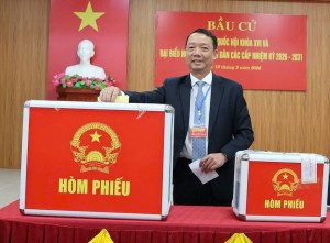 Lãnh đạo tỉnh Hà Tĩnh dự Lễ khai mạc và thực hiện quyền cử tri