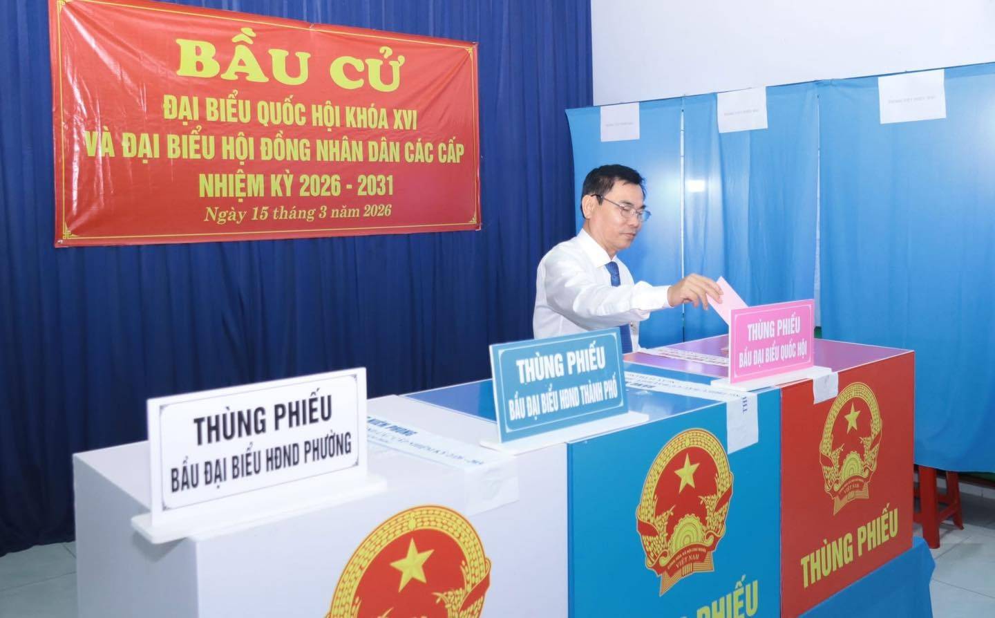 Cử tri phường Lái Thiêu phấn khởi tham gia “Ngày hội non sông”