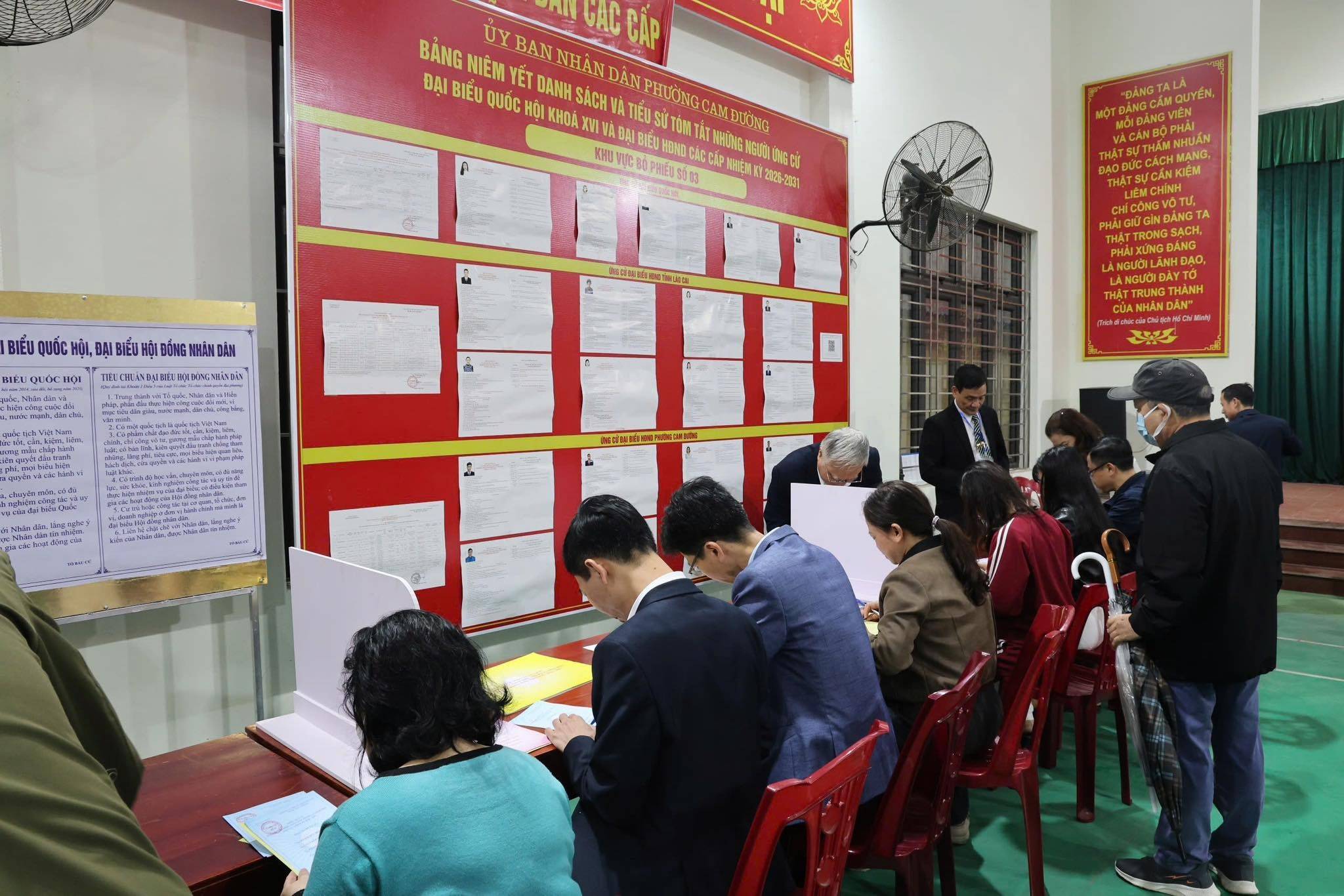 Lào Cai: Hơn 82% cử tri tham gia bỏ phiếu tính đến 11 giờ 30 ngày 15/3