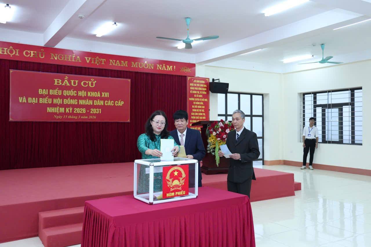 Lào Cai: Hơn 82% cử tri tham gia bỏ phiếu tính đến 11 giờ 30 ngày 15/3