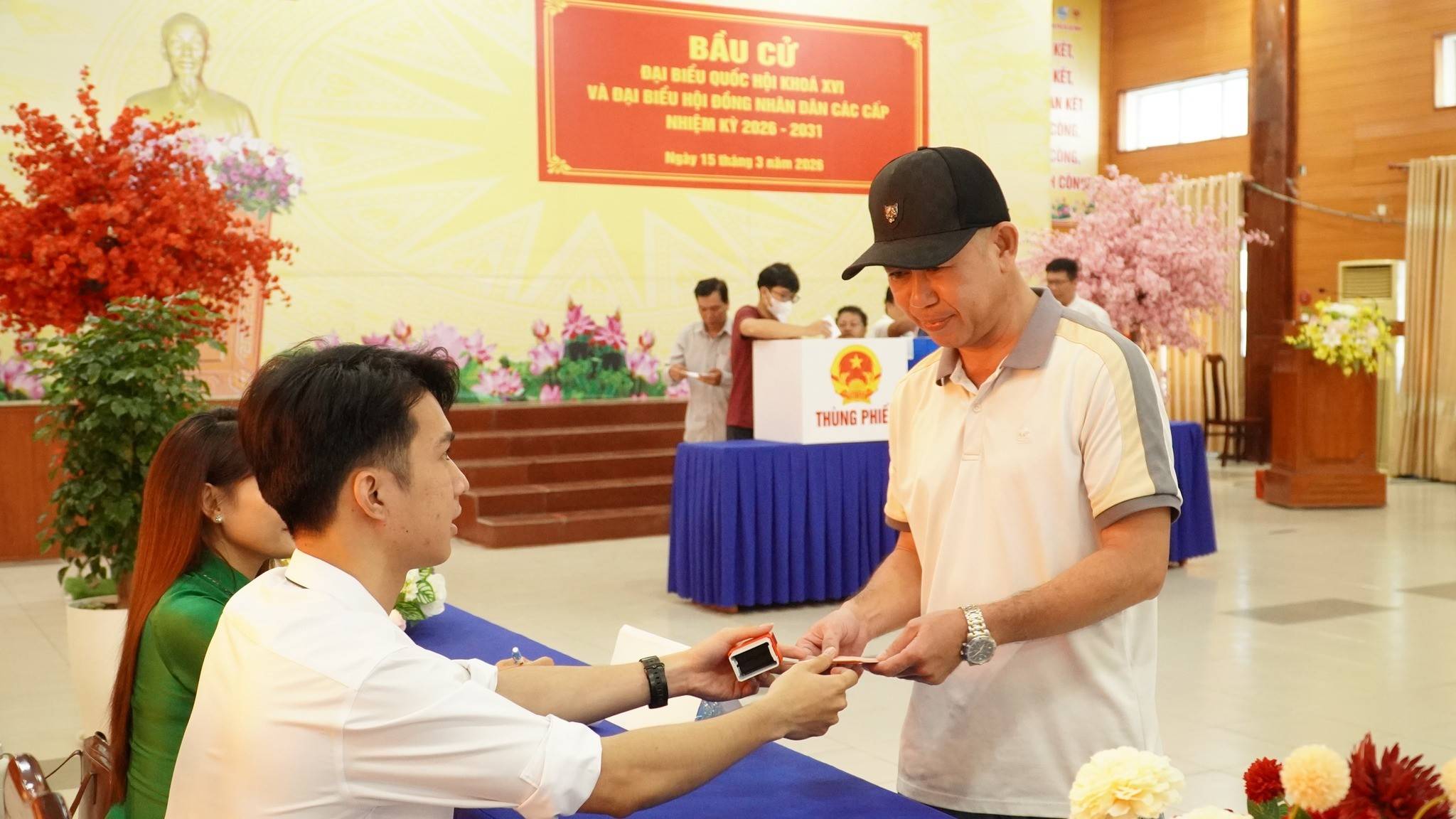 Phường Đông Hòa rộn ràng ngày hội non sông