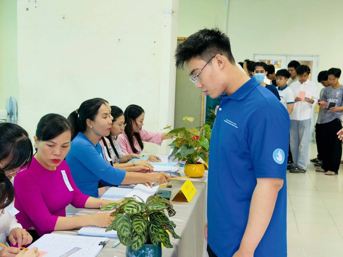 Phường Đông Hòa rộn ràng ngày hội non sông