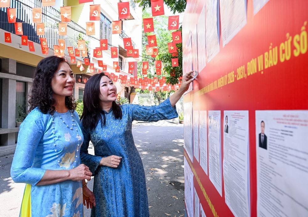 Hà Nội: Gần 90% cử tri tham gia bỏ phiếu tính đến 15h ngày bầu cử