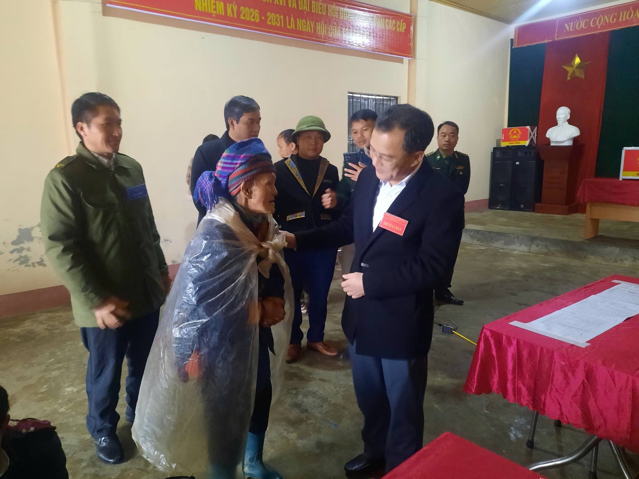 Những hình ảnh đẹp trong ngày hội bầu cử ở vùng cao Lào Cai