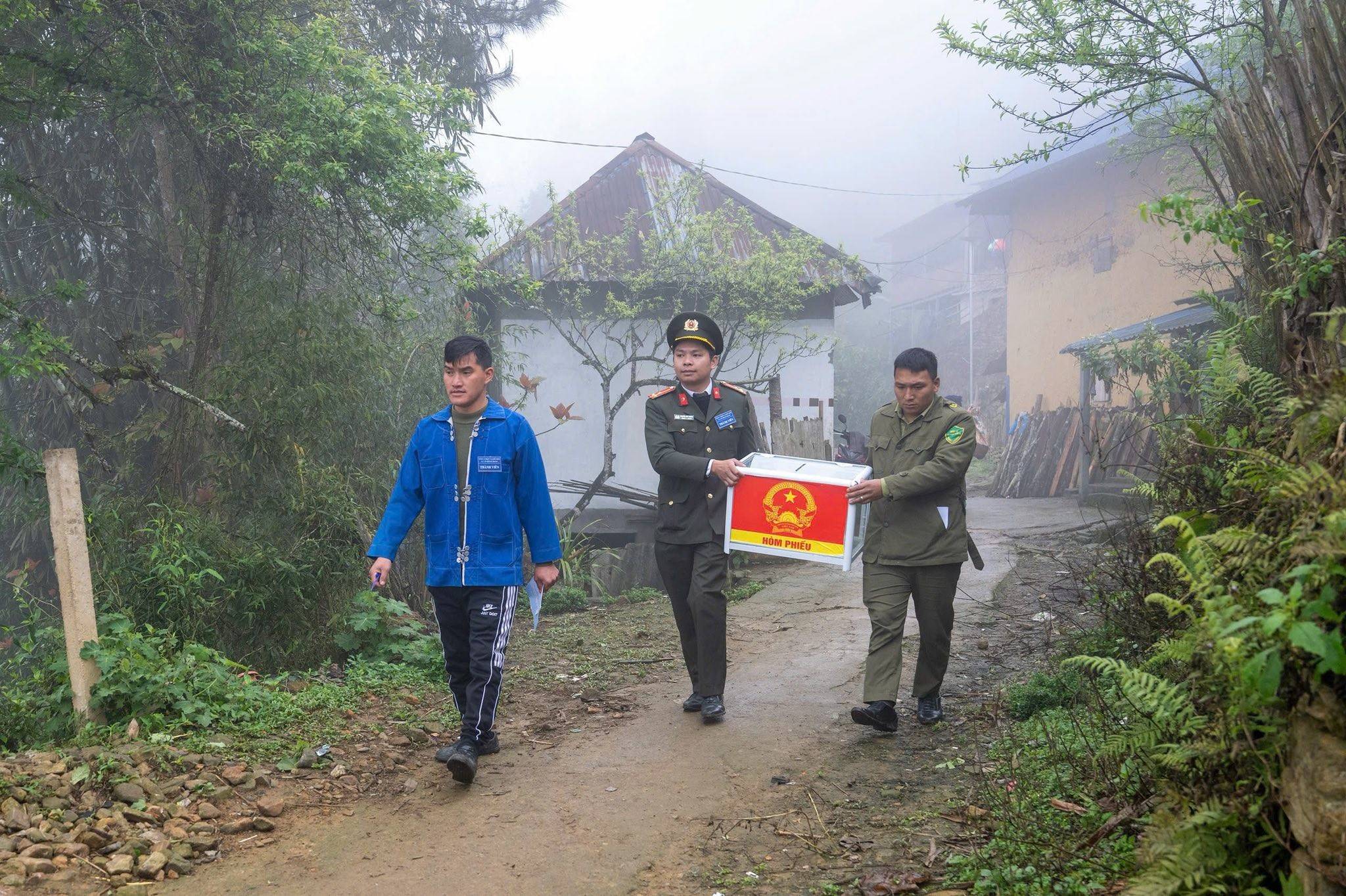 Những hình ảnh đẹp trong ngày hội bầu cử ở vùng cao Lào Cai