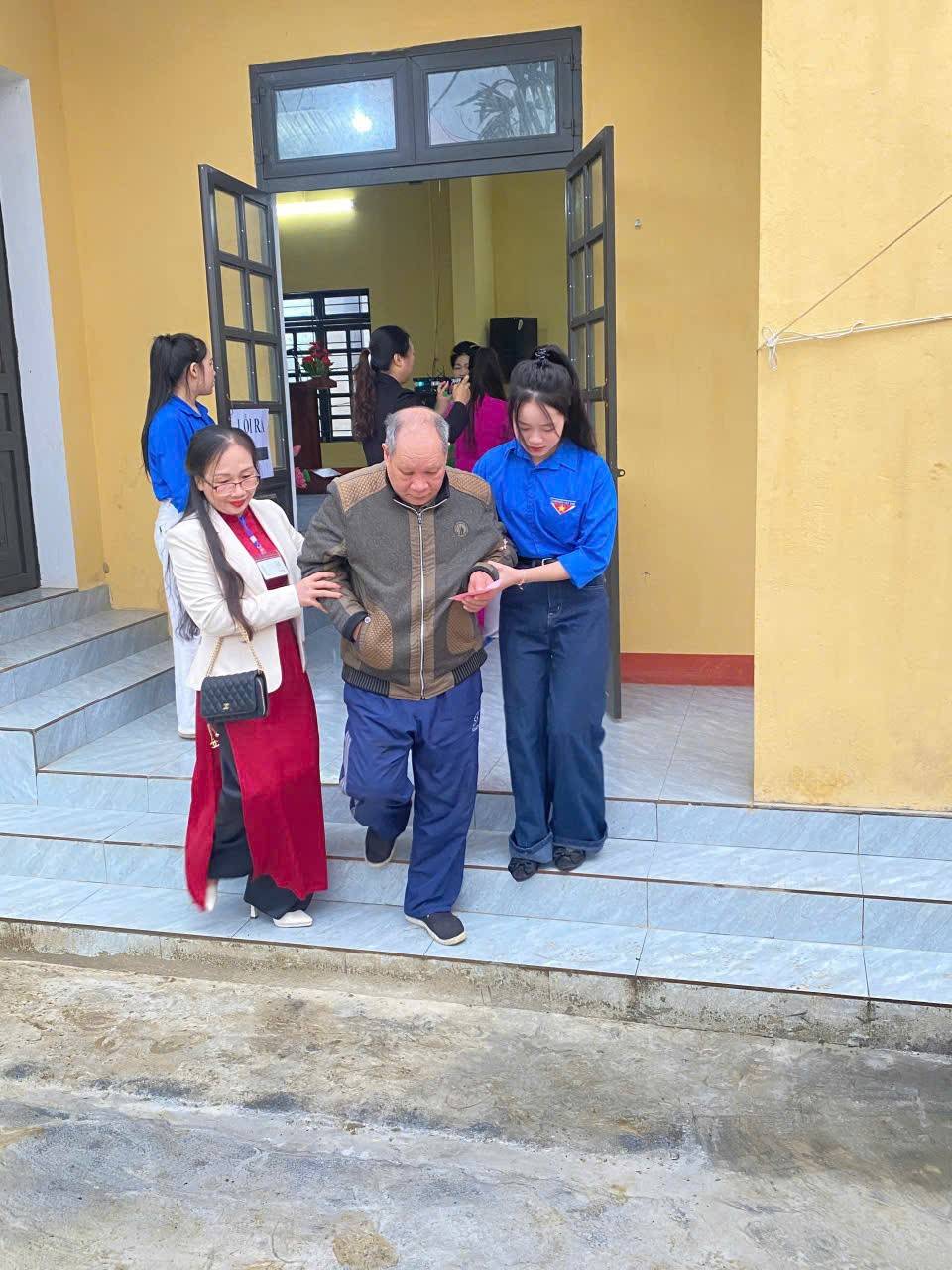 Những hình ảnh đẹp trong ngày hội bầu cử ở vùng cao Lào Cai