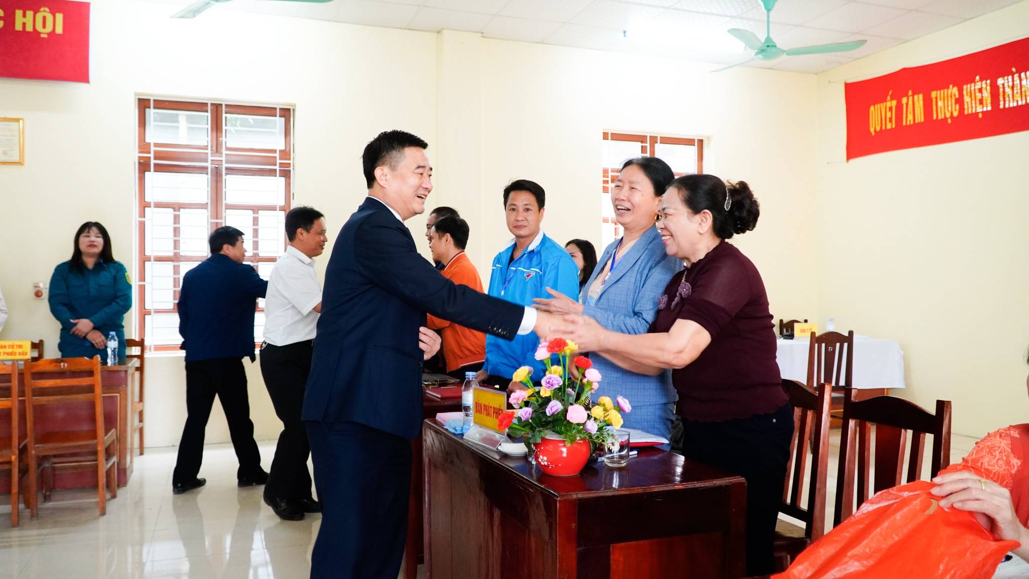 Những hình ảnh đẹp trong ngày hội bầu cử ở vùng cao Lào Cai