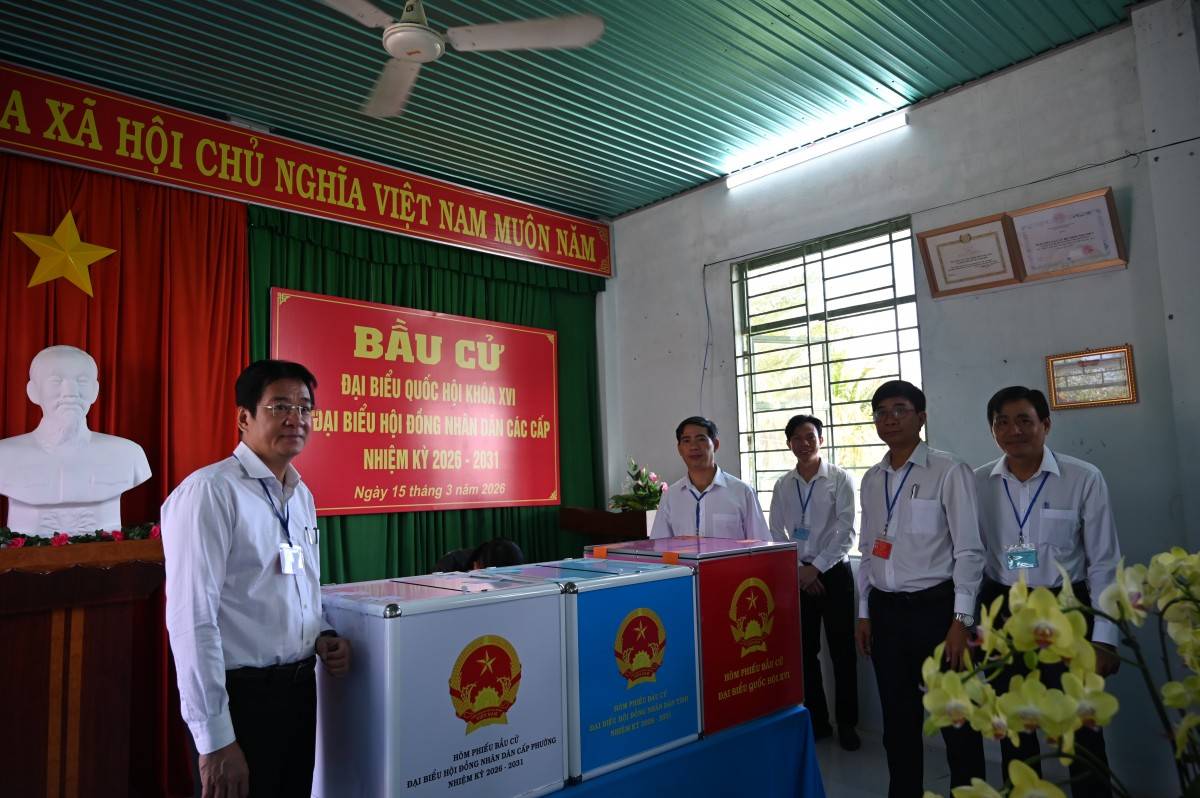 Cử tri Phường Bảo An, Đô Vinh, Ninh Chữ tham gia bỏ phiếu, lựa chọn ứng cử viên tài đức, trách nhiệm với cộng đồng xã hội