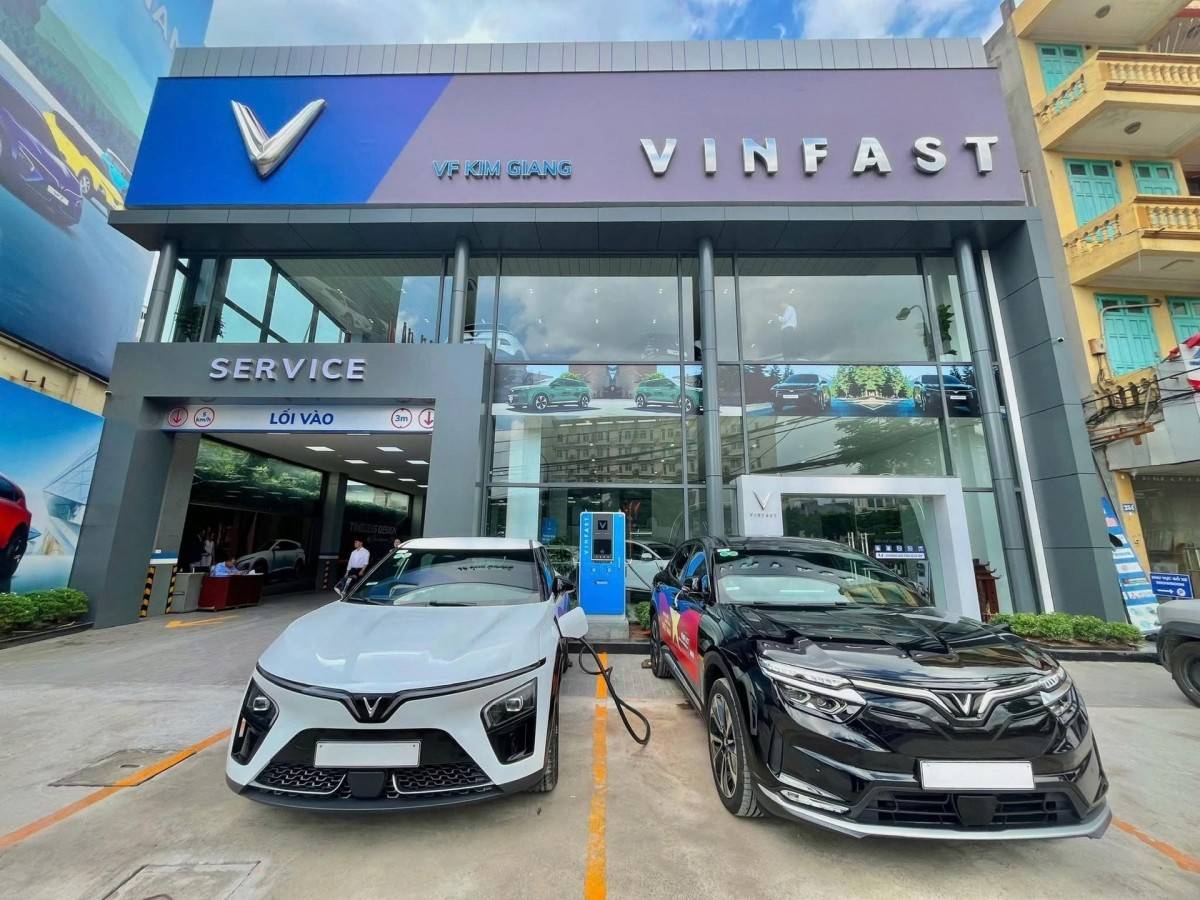 Haxaco: Đế chế xe sang chật vật trong thế gọng kìm