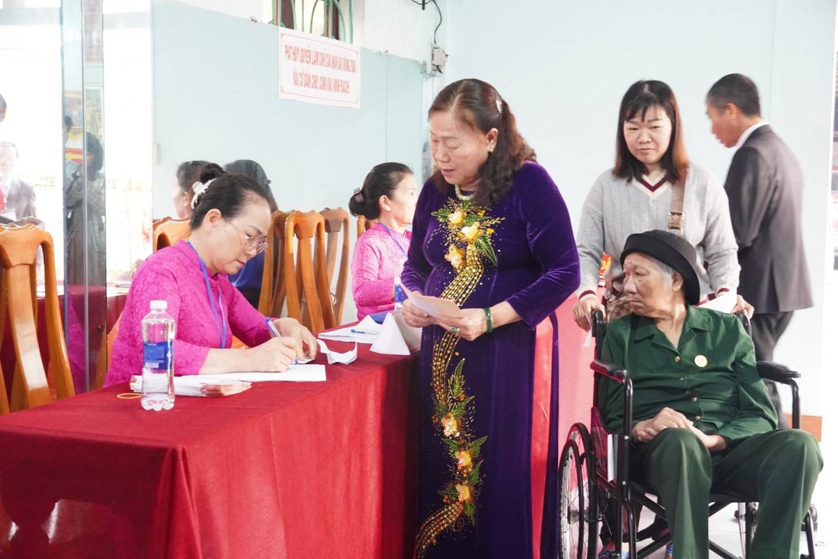 Cử tri người khuyết tật được hỗ trợ tham gia bầu cử