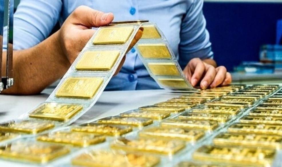 Trạng thái vàng của tổ chức tín dụng là số dư vàng miếng phát sinh từ hoạt động mua, bán vàng miếng của tổ chức tín dụng được quy đổi sang đồng Việt Nam theo giá vàng quy đổi trạng thái.