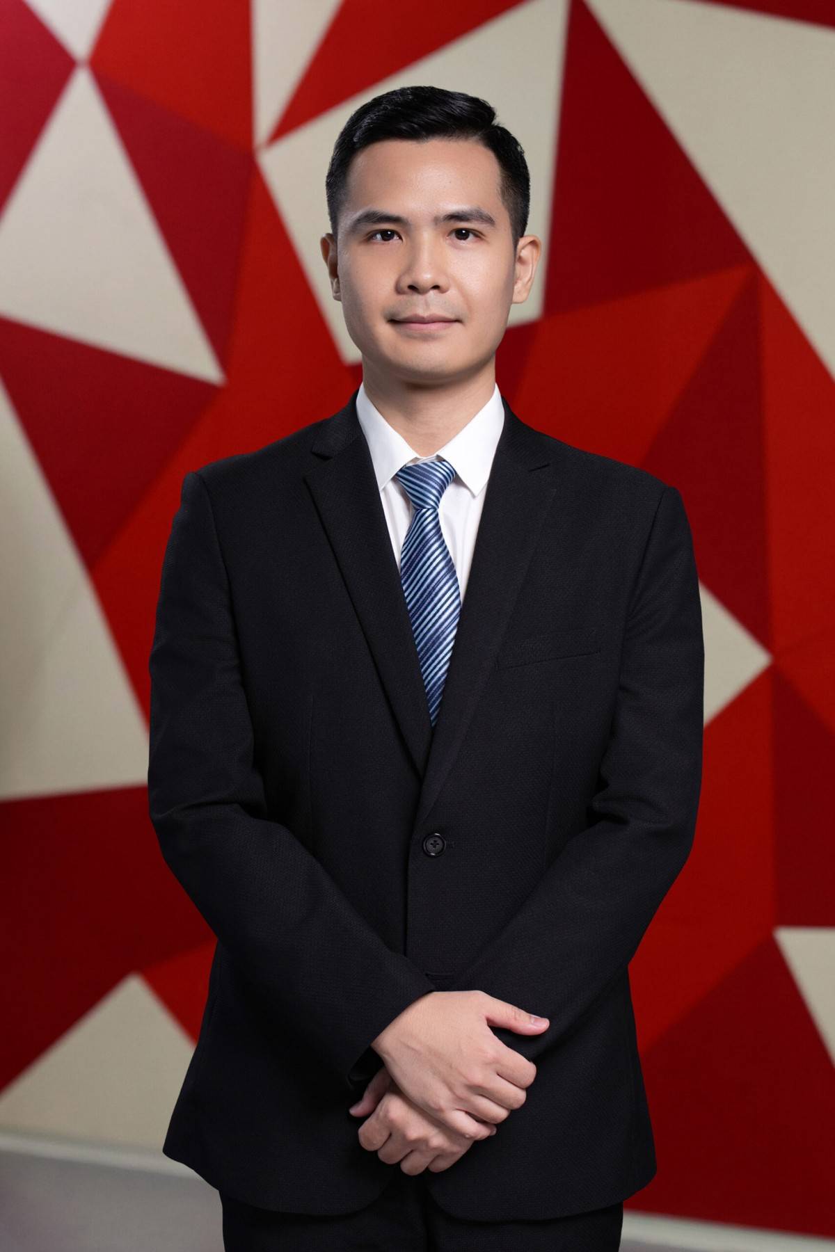 1.	Tiến sĩ Đồng Mạnh Cường, Trưởng Khoa Kinh doanh, Trường Đại học Anh Quốc Việt Nam (BUV)  