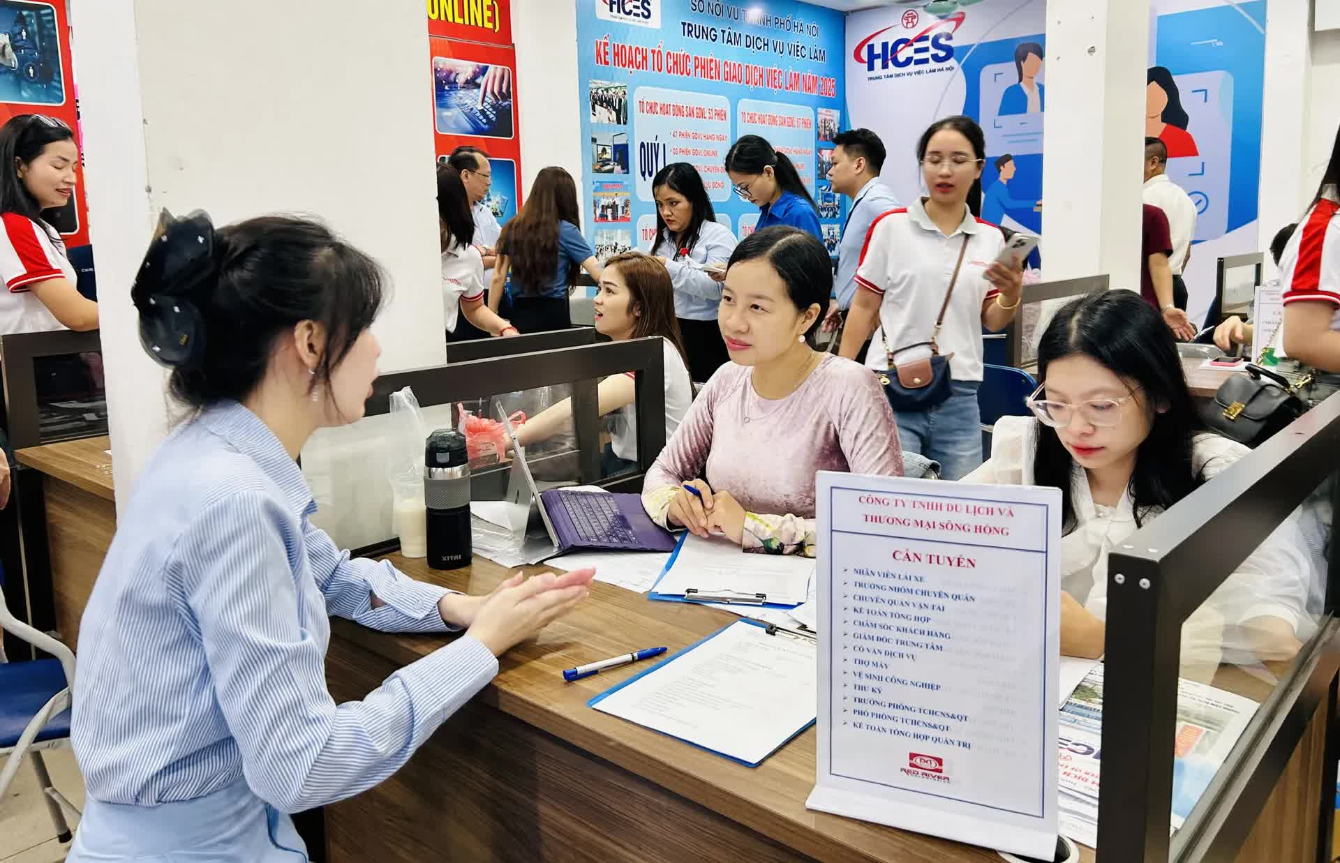 86.321 cơ hội việc làm tại phiên giao dịch việc làm trực tuyến kết nối 10 tỉnh, thành phố