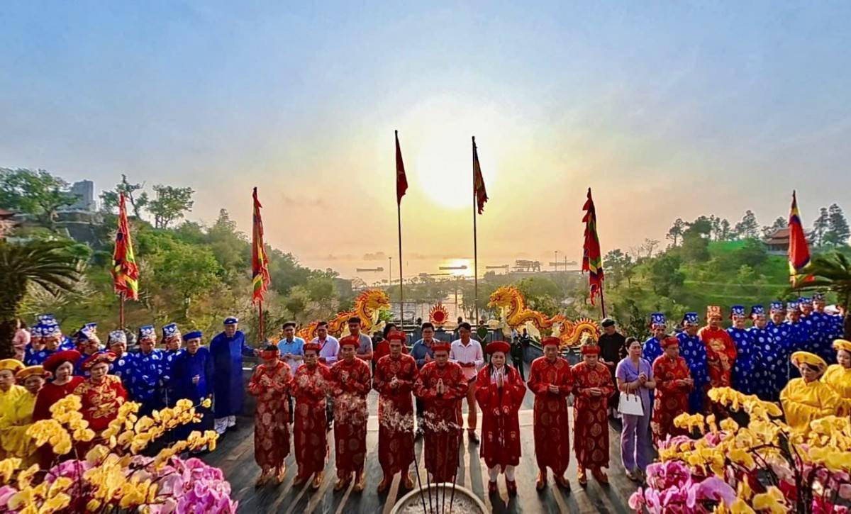 Hào khí Đông A bên bờ di sản: Rộn ràng Lễ hội đền Cửa Ông 2026