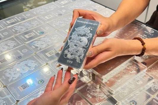 Bạc thỏi sắp lên sàn: Cơ hội đầu tư mới hay “cuộc chơi” nhiều rủi ro?