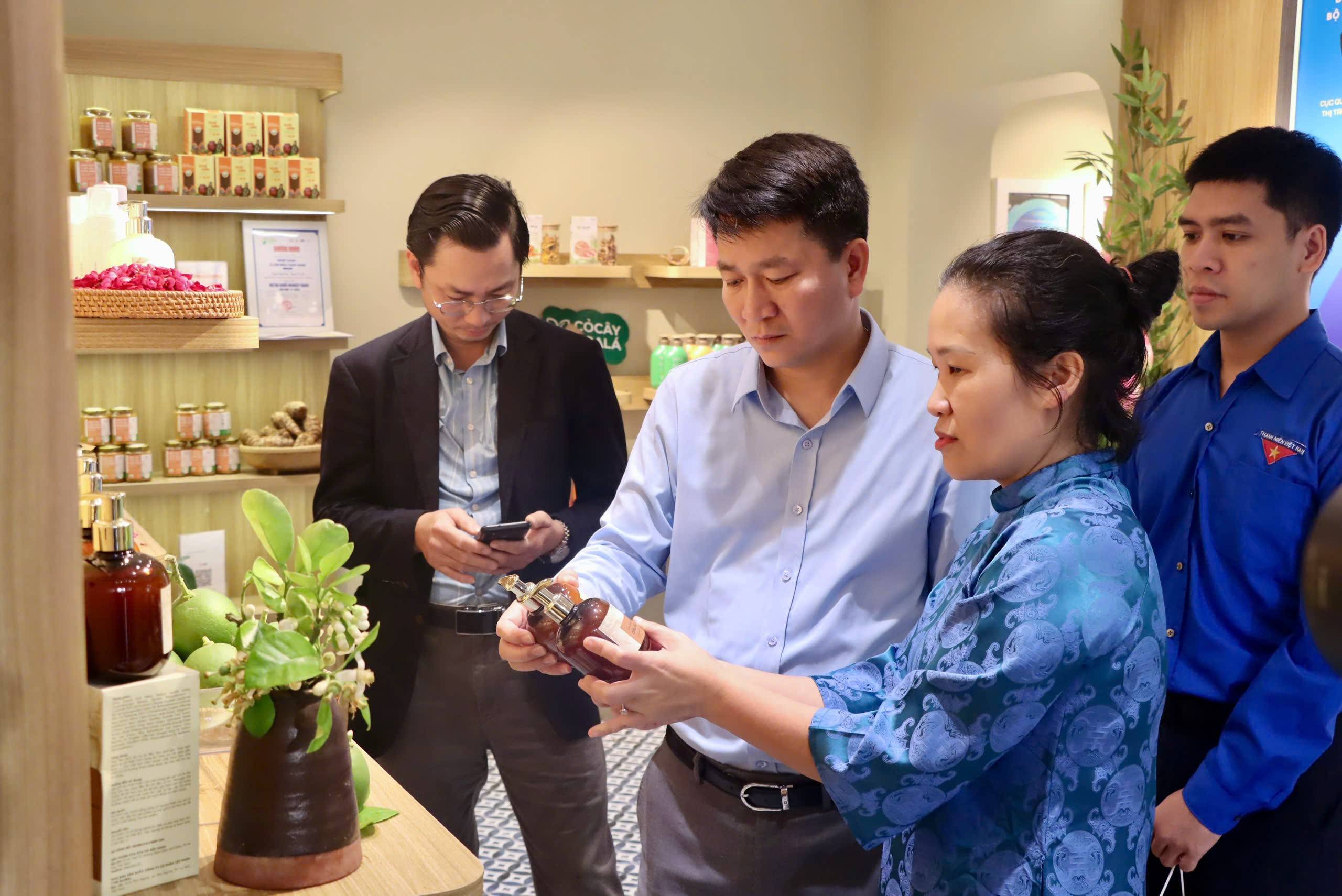 Khai mạc “Sức sống hàng Việt” lần 3: Kết nối doanh nghiệp và người tiêu dùng