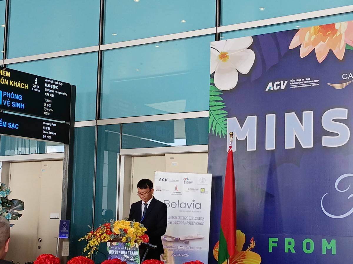 Chuyến bay Airbus A330-200 từ sân bay quốc tế Minsk (Belarus) đem theo 281 hành khách, đến Cảng hàng không quốc tế Cam Ranh