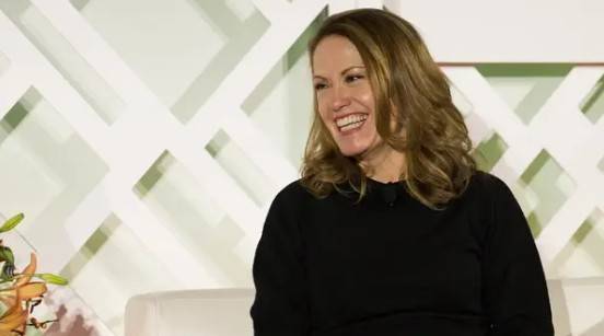 Từ Microsoft đến robot AI: Peggy Johnson và chiến lược kết nối công nghệ