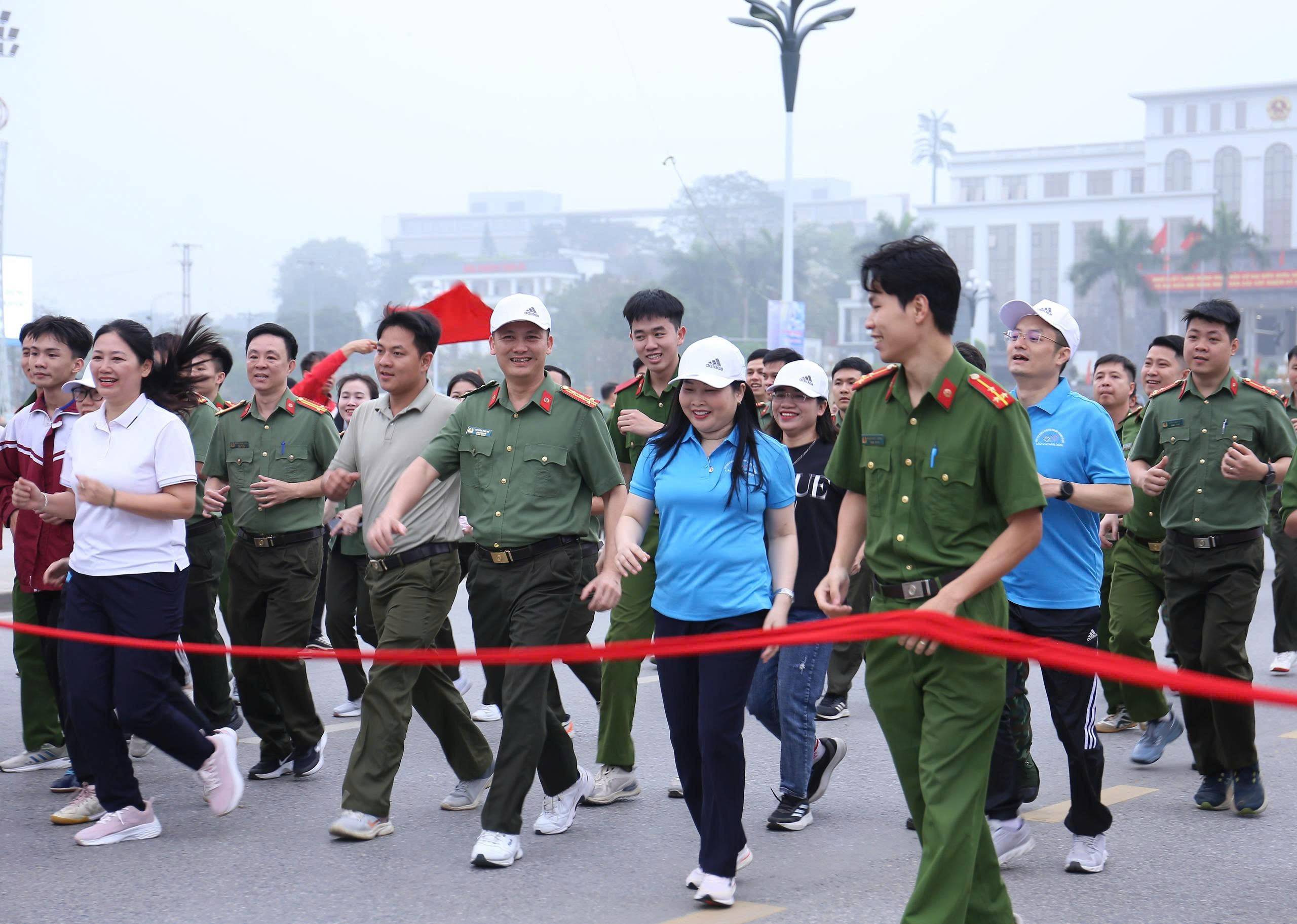 Lào Cai phát động Ngày chạy Olympic và Giải Việt dã truyền thống năm 2026