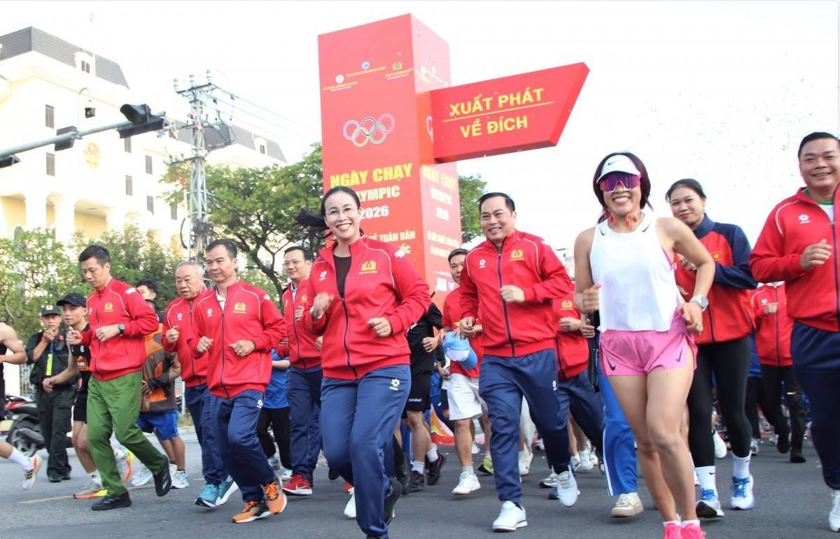 Gần 40.000 người tham gia “Ngày chạy Olympic vì sức khỏe toàn dân – Vì an ninh Tổ quốc” tại Đà Nẵng