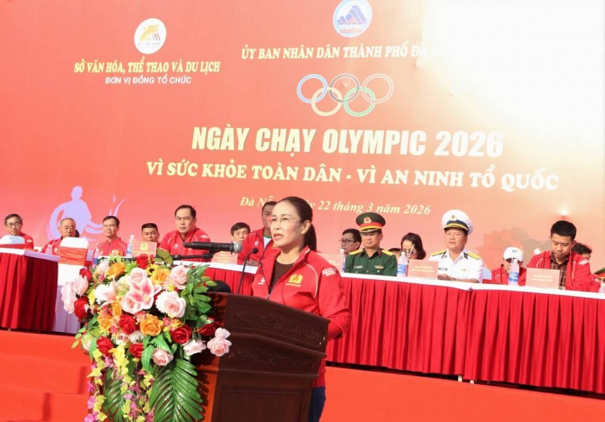 Phó Chủ tịch UBND thành phố Nguyễn Thị Anh Thi phát biểu khai mạc. Ảnh: TRỌNG HUY