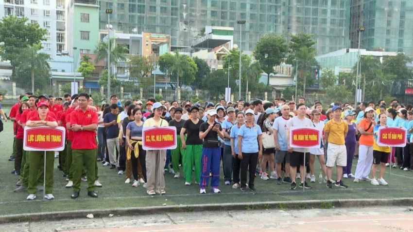 Gần 40.000 người tham gia “Ngày chạy Olympic vì sức khỏe toàn dân – Vì an ninh Tổ quốc” tại Đà Nẵng