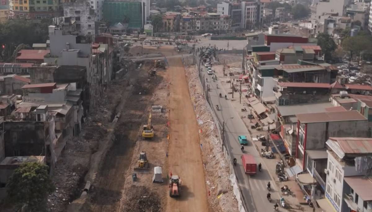 Sau nhiều nỗ lực vượt bậc của chính quyền Thủ đô và sự đồng thuận của người dân sống trong vùng Dự án,  tuyến đường đã chính thức thông tuyến vào ngày 15/1/2026 (Ảnh: Trần Linh).