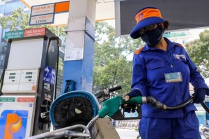 Đề xuất kéo dài thuế nhập khẩu xăng dầu 0% và gỡ nút thắt thuế kho ngoại quan để thúc đẩy xăng sinh học