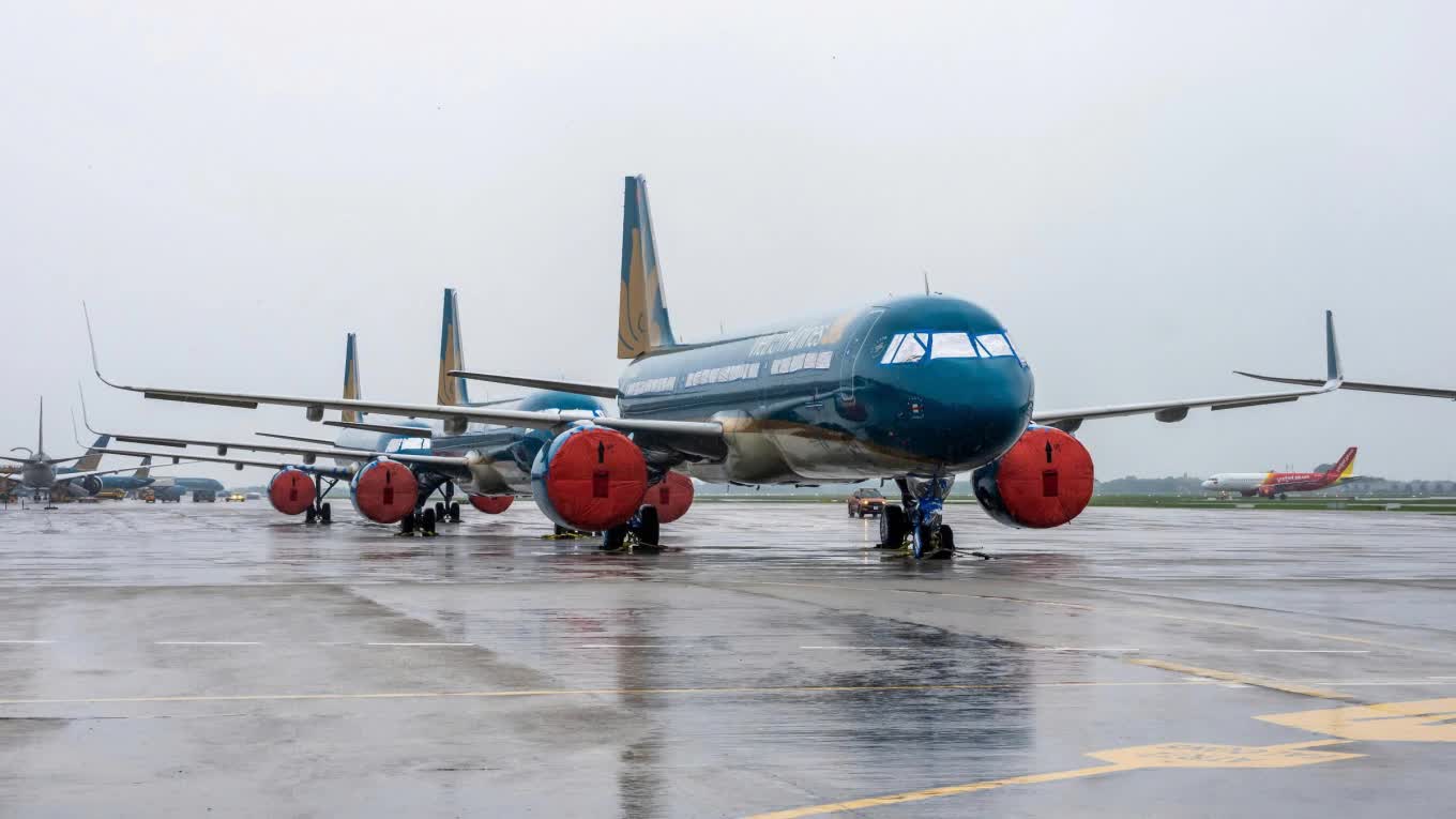 Giá vé leo thang, nguy cơ hủy chuyến lan rộng: Ngành hàng không toàn cầu đối mặt cú sốc kép từ xung đột Trung Đông