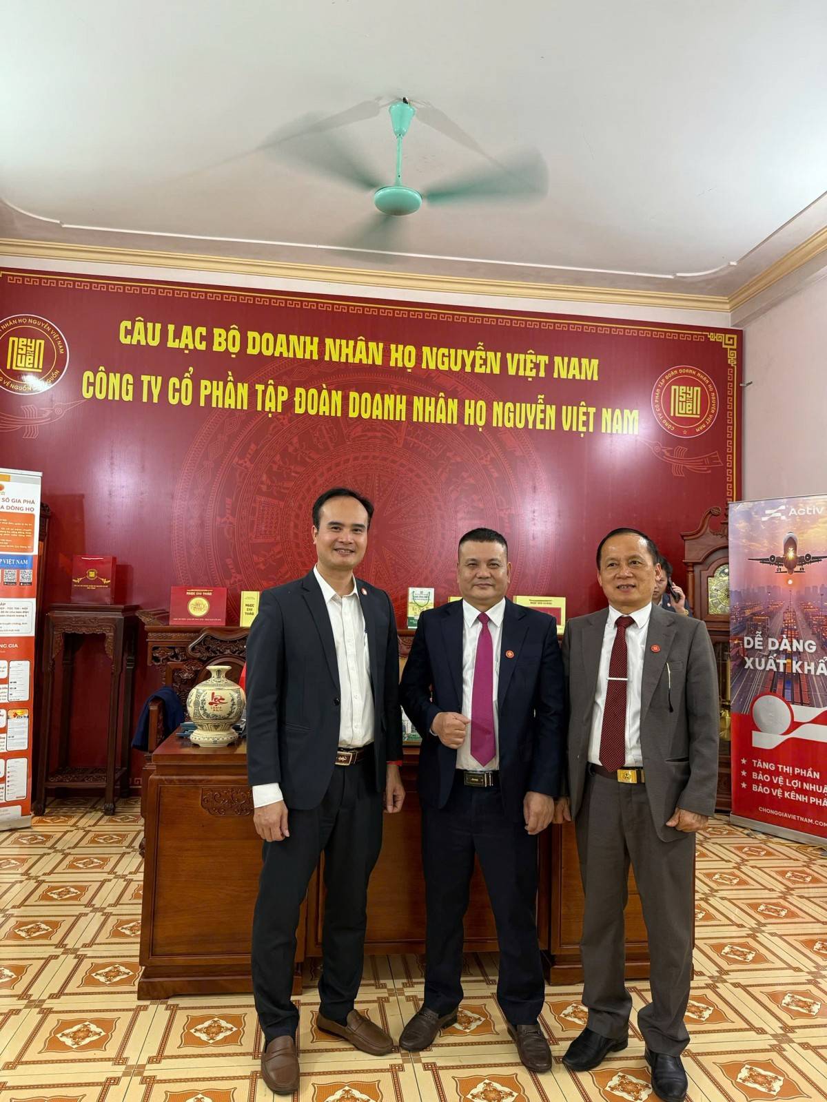 h, Câu lạc bộ Doanh nhân Họ Nguyễn Việt Nam tổ chức chương trình gặp mặt đầu xuân với sự tham gia của đại diện lãnh đạo các chi hội trên toàn quốc. 