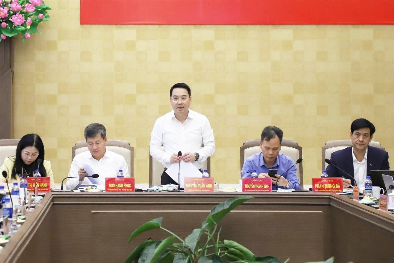 Nguyễn Tuấn Anh - Phó Bí thư Tỉnh ủy, Chủ tịch UBND tỉnh phát biểu kết luận phiên họp thành viên UBND tỉnh thường kỳ tháng 3/2026